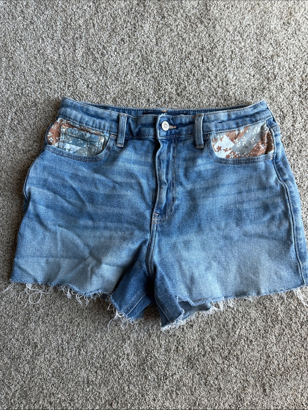 Hollister Ultra High-Rise Mom Short 3”